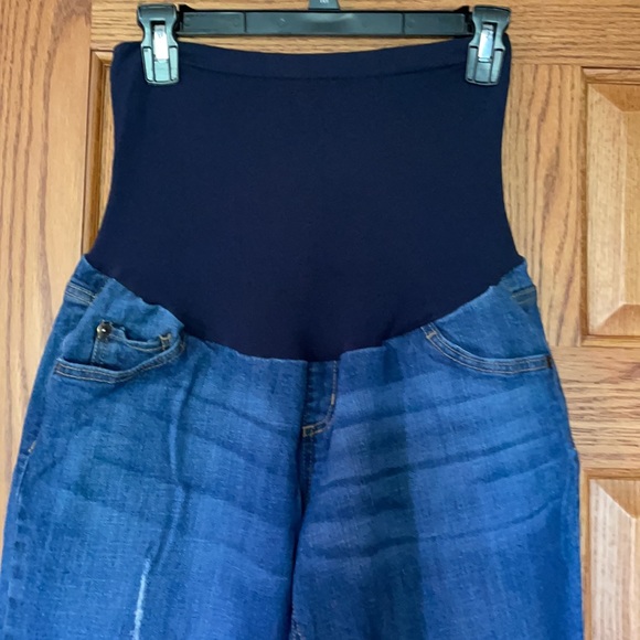 Maternity capris - Picture 2 of 3